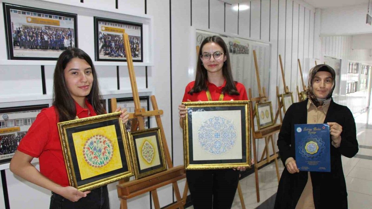 Amasyalı Almina ve Elif tezhip projesiyle Türkiye birincisi oldu