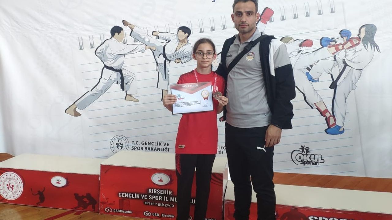 Körfezli Leylanur karate şampiyonasında Türkiye üçüncüsü oldu