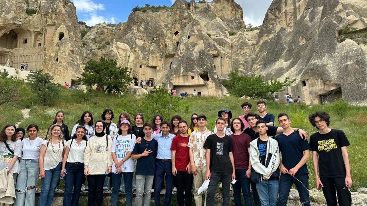 Öğrenciler yılın stresini Kapadokya’da attı
