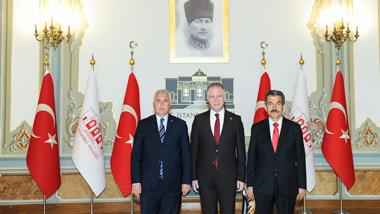 İstanbul Valisi Gül'ü ziyaret ettiler