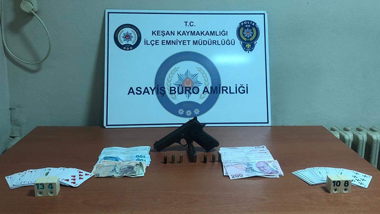 Edirne'de iş yerinde kumar oynayan 10 kişiye para cezası